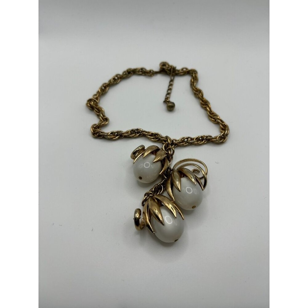 1953 Napier Kumquat White Moonglow Lucite Gold Tone Necklace Vintage RARE find - Picture 4 of 6